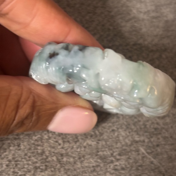 Carved Jade Pendant - Picture 4 of 7